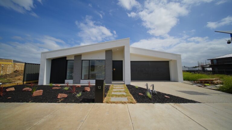 Why Hire a Melbourne Social Media Agency?